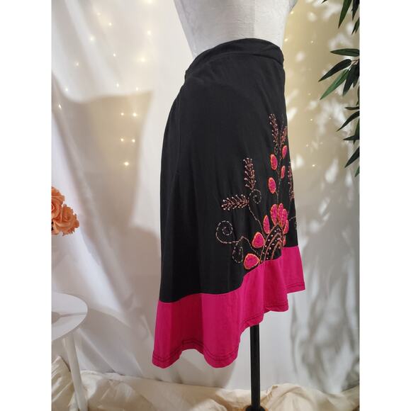 Leopards & Roses Embroidered Floral Pull On Skirt Size M Folk Cottage Boho Nepal - Picture 2 of 6
